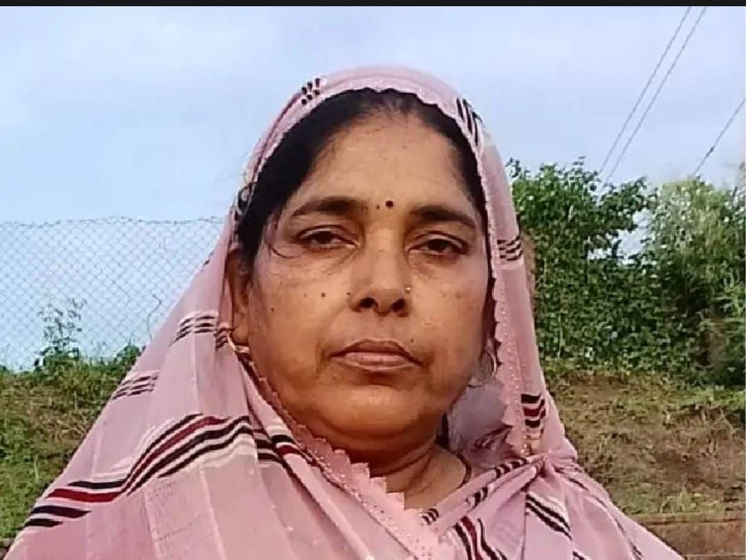 Sagar News: SIR सर्वे के दबाव में महिला बीएलओ की मौत? बेटे का आरोप- रात 12 बजे तक करना पड़ता था काम