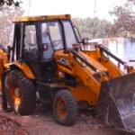 नीमच में चला प्रशासन का ‘बुलडोजर’: डाक बंगले के सामने 38 करोड़ की जमीन कब्जा मुक्त, भू-माफियाओं में हड़कंप